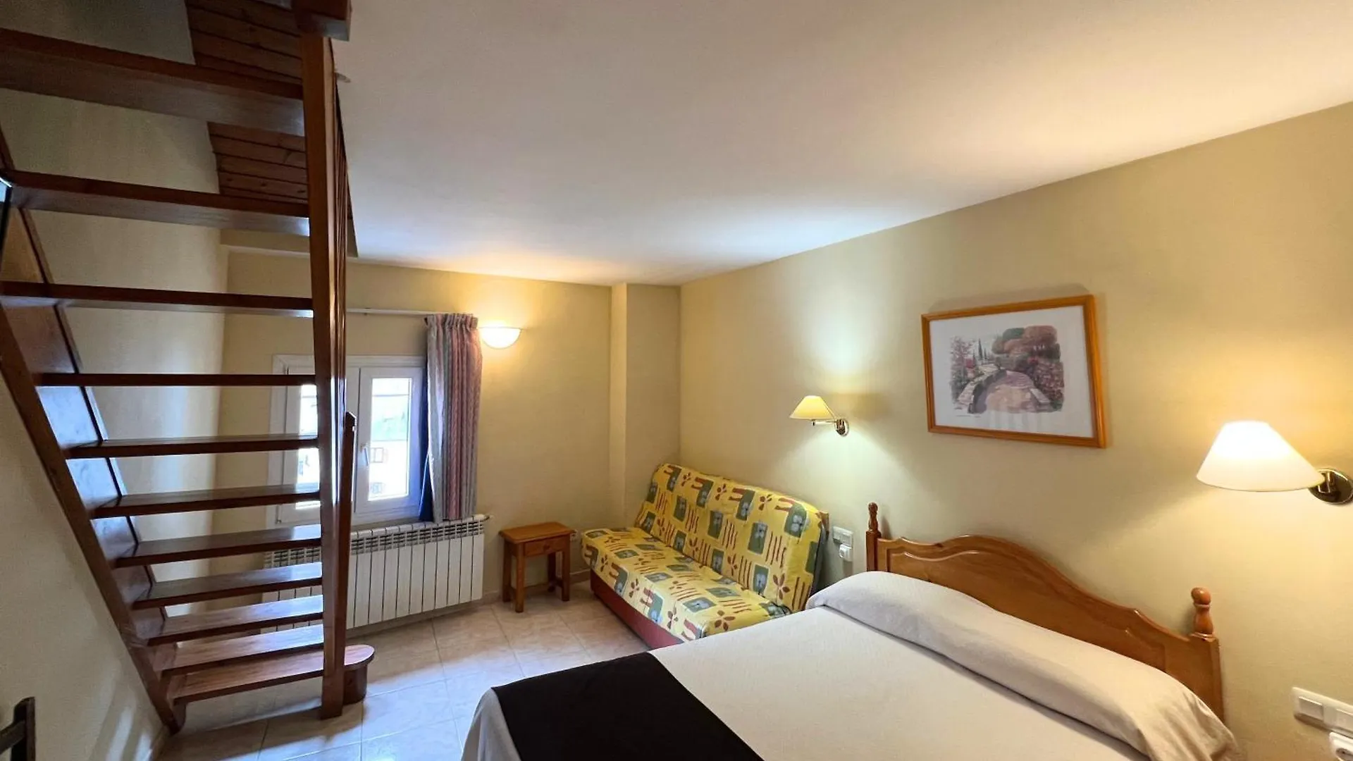 Hotel Juan Canejan Les