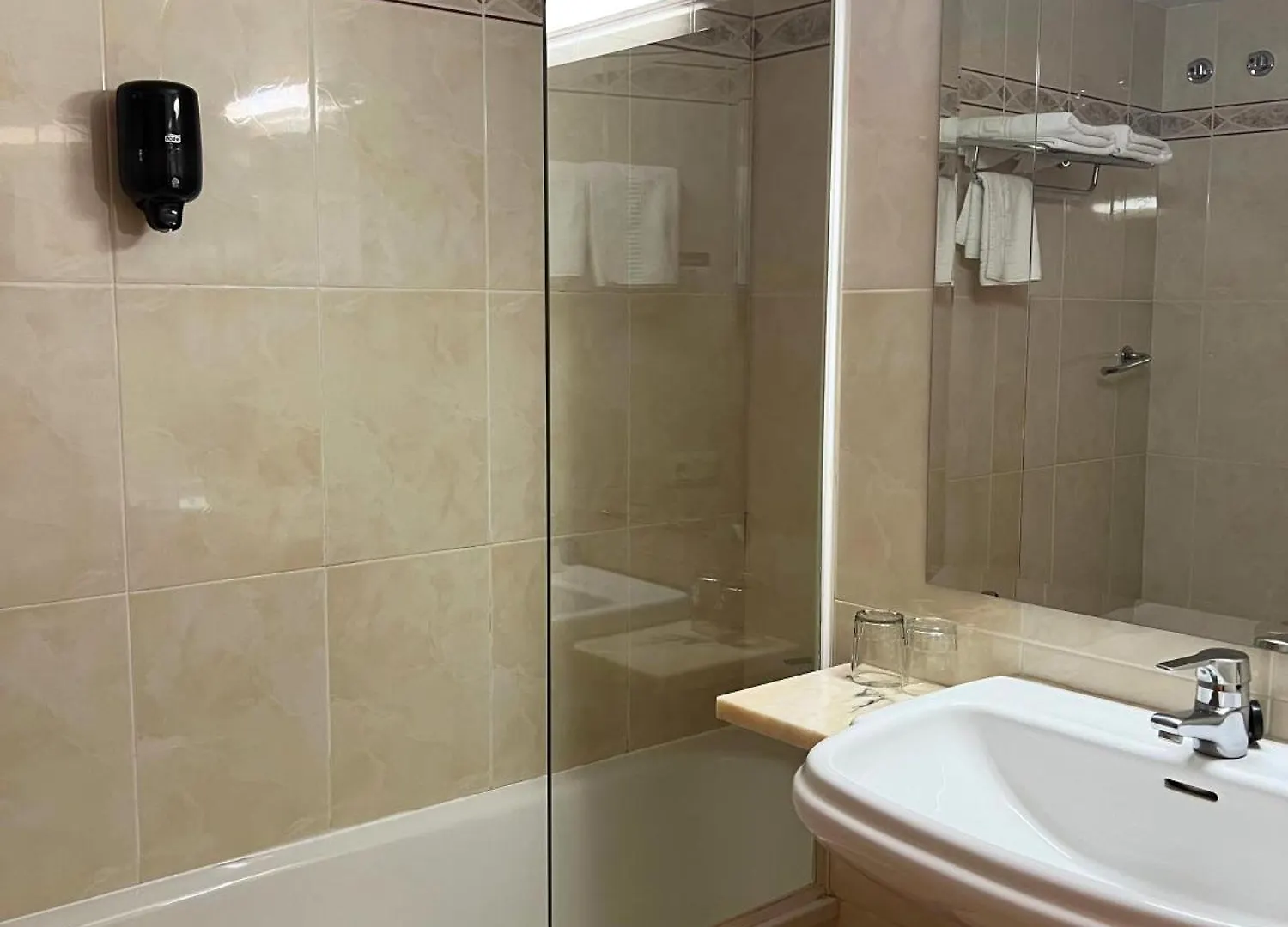 Hotel Juan Canejan Les