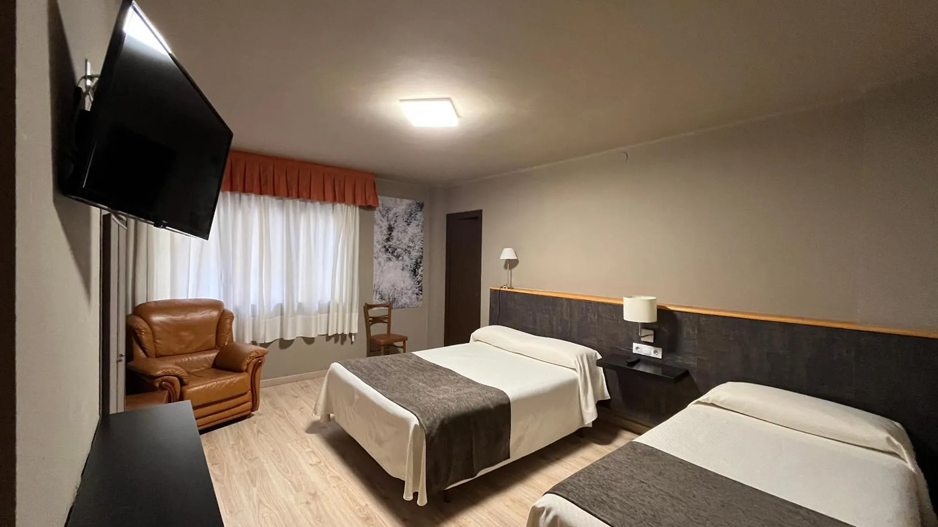 Hotel Juan Canejan Les